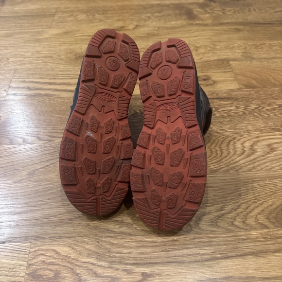 Keen Hiking Boots - Picture 3 of 3